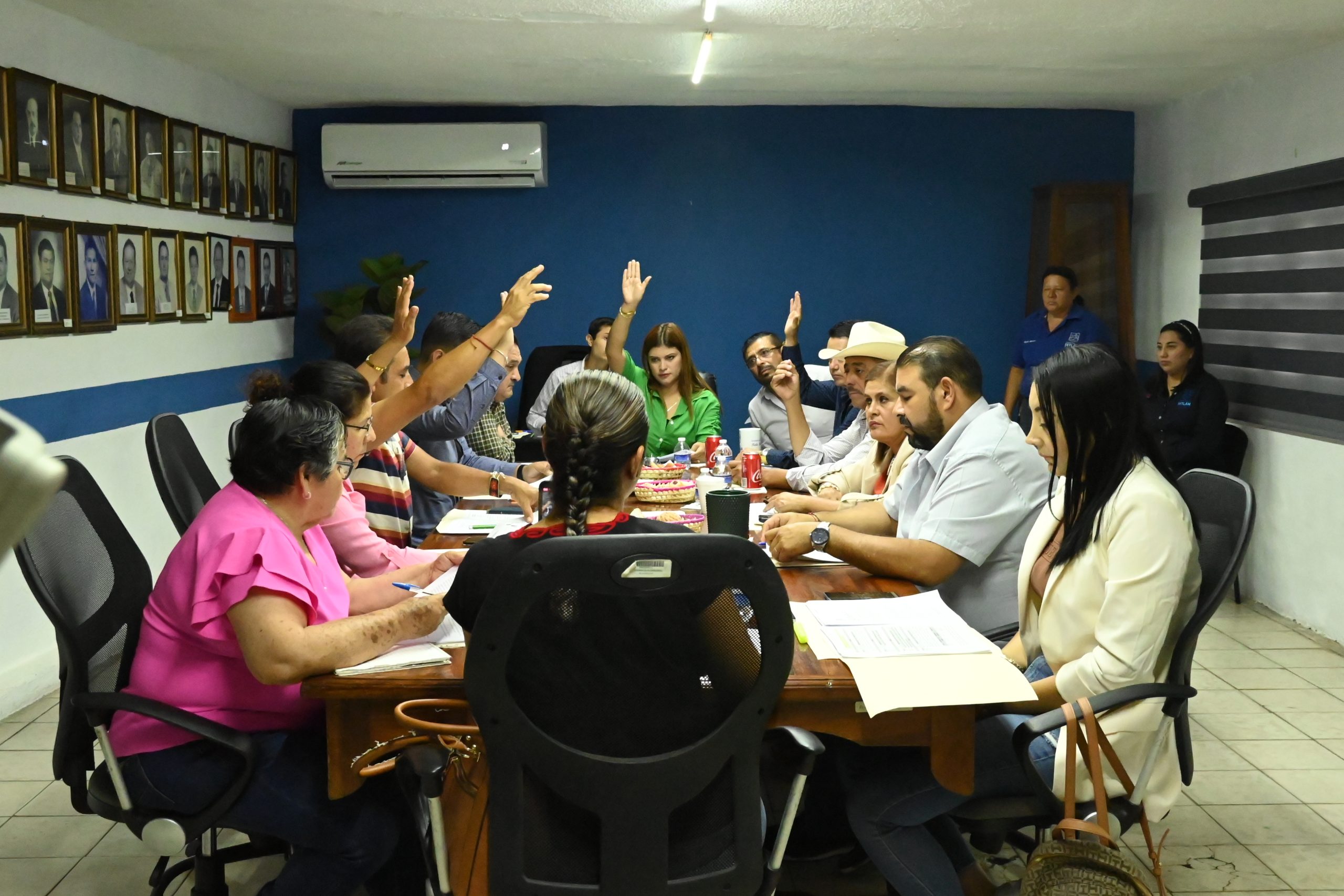 Sesión de Cabildo donde los Regidores votan en contra de apoyar a la Cruz Roja