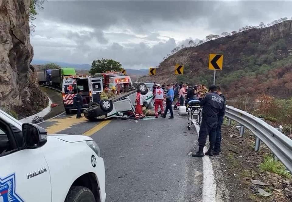 Taxista en un accidente en Carretera Ferderal 15