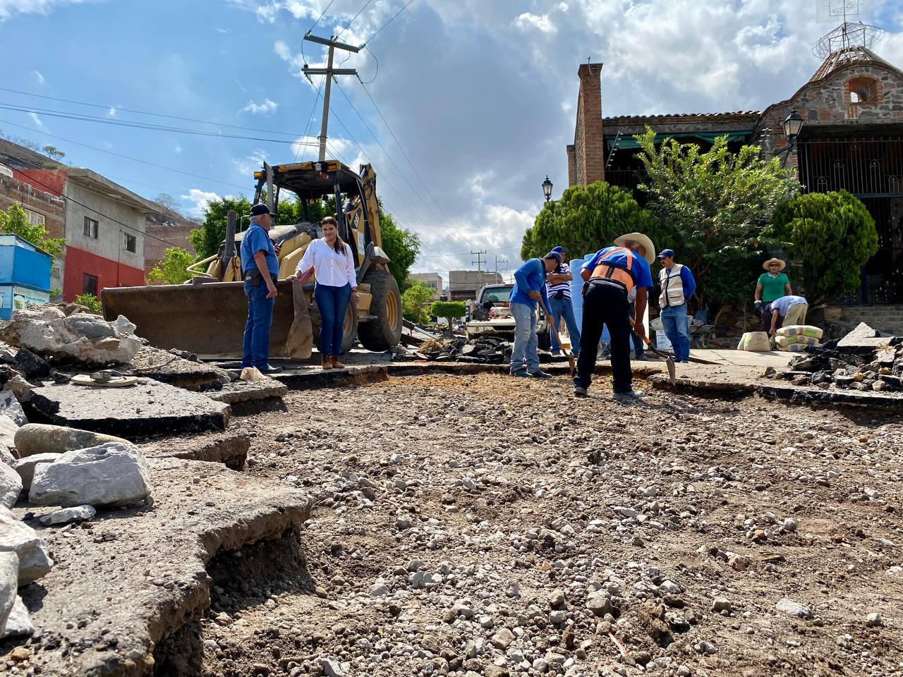 Presidenta de Ixtlan en obra publica