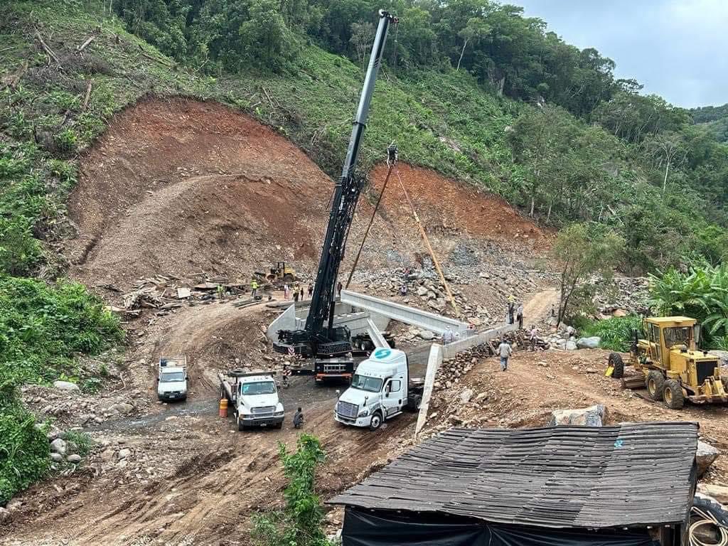 Maquinas en terracería
