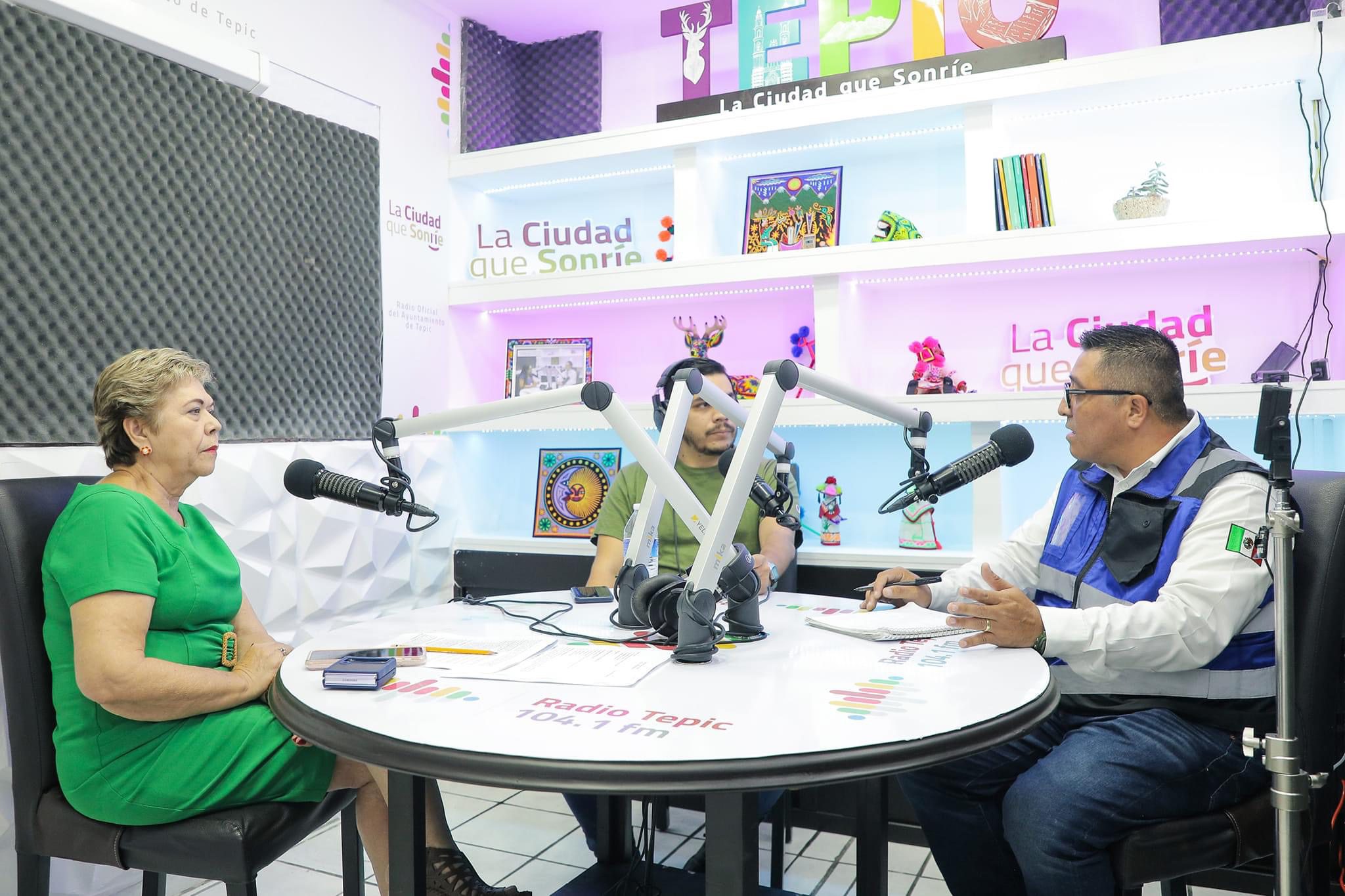 Leticia Araiza en Radio Tepic
