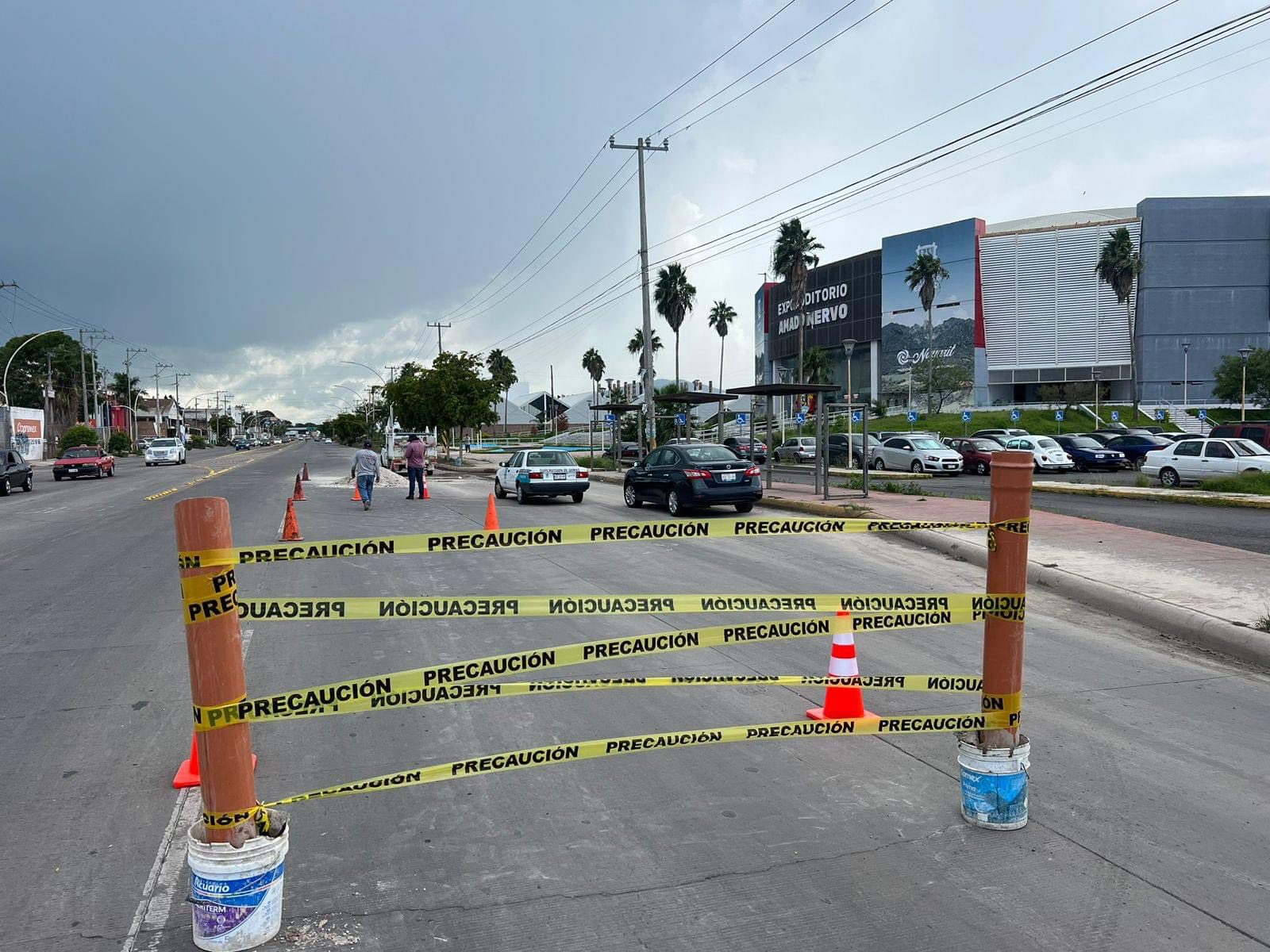 Cinta de precaución de avenida Aguamilpa