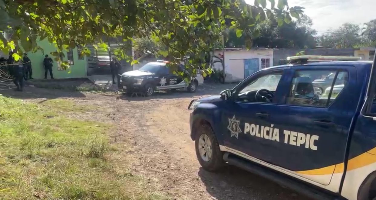 Hallan a persona herida y encintada con mensaje en Camichín