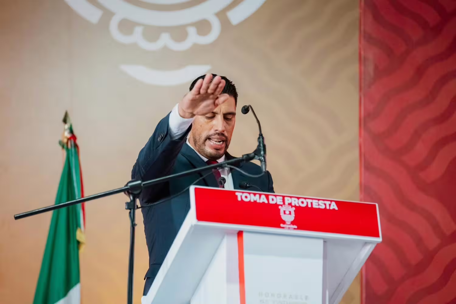 Toma de protesta de Gustavo Ayón
