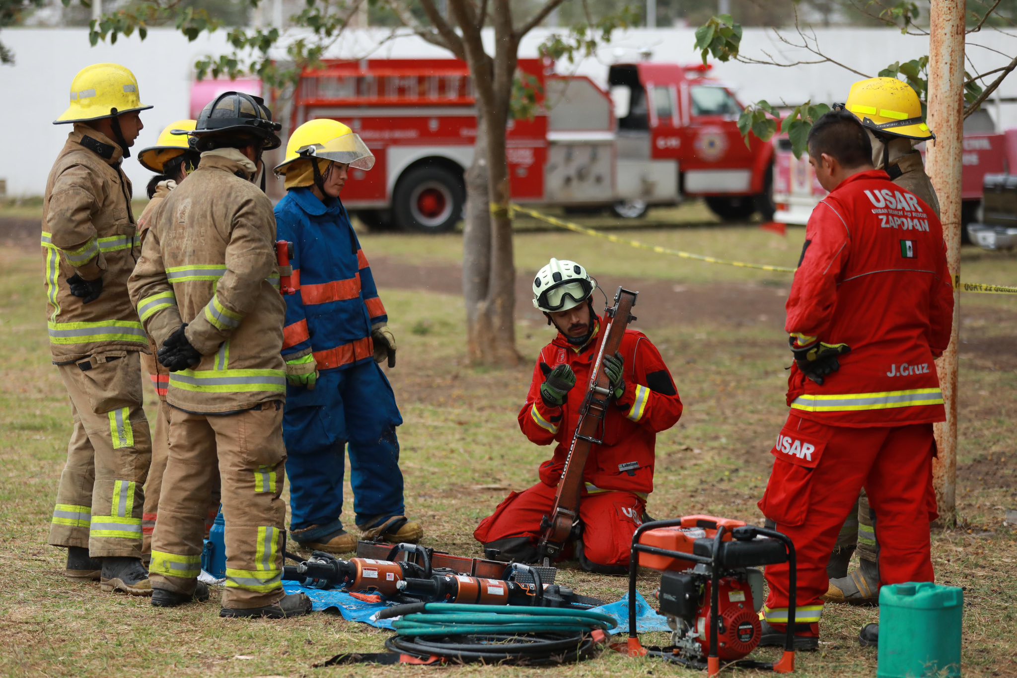 Capacitan a bomberos de tepic