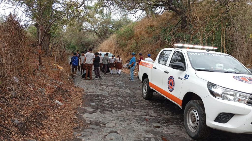 jornada de limpieza en camino hacia Valle Verde