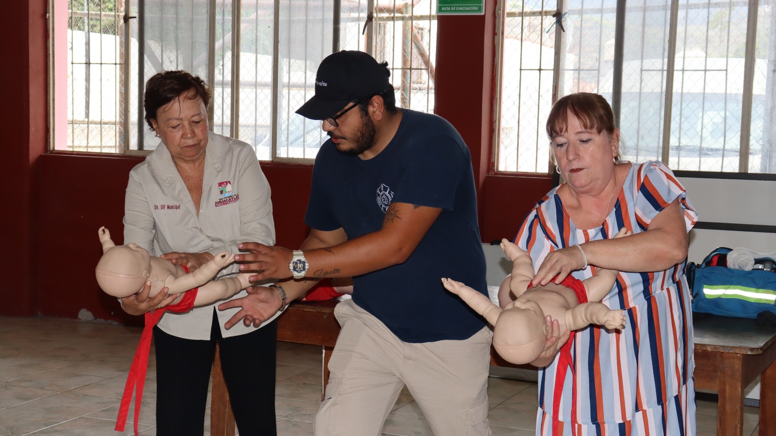 DIF Ahuacatlán refuerza seguridad con capacitación en primeros auxilios e incendios