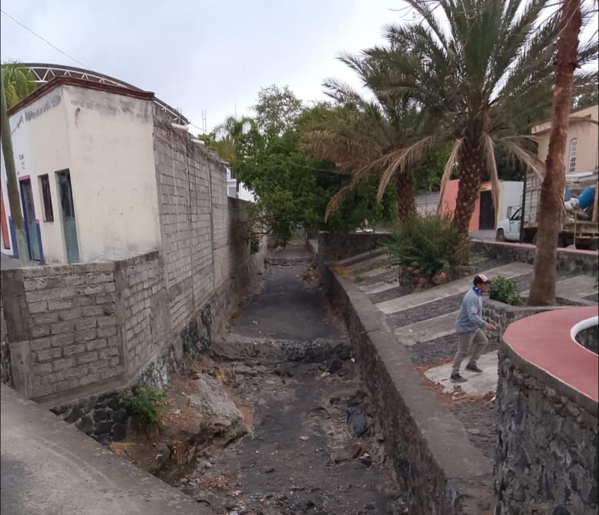 Jala intensifica labores de desazolve en arroyos