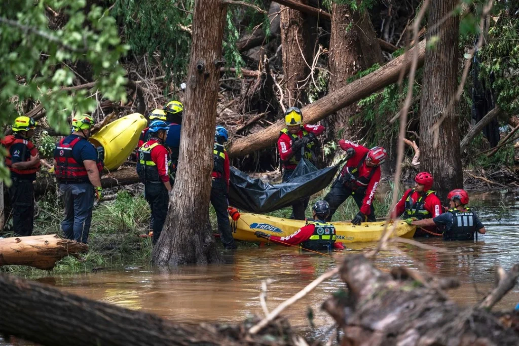 nundaciones Texas desaparecidos sacuden al estado con cifras dramáticas y labores de rescate complicadas
