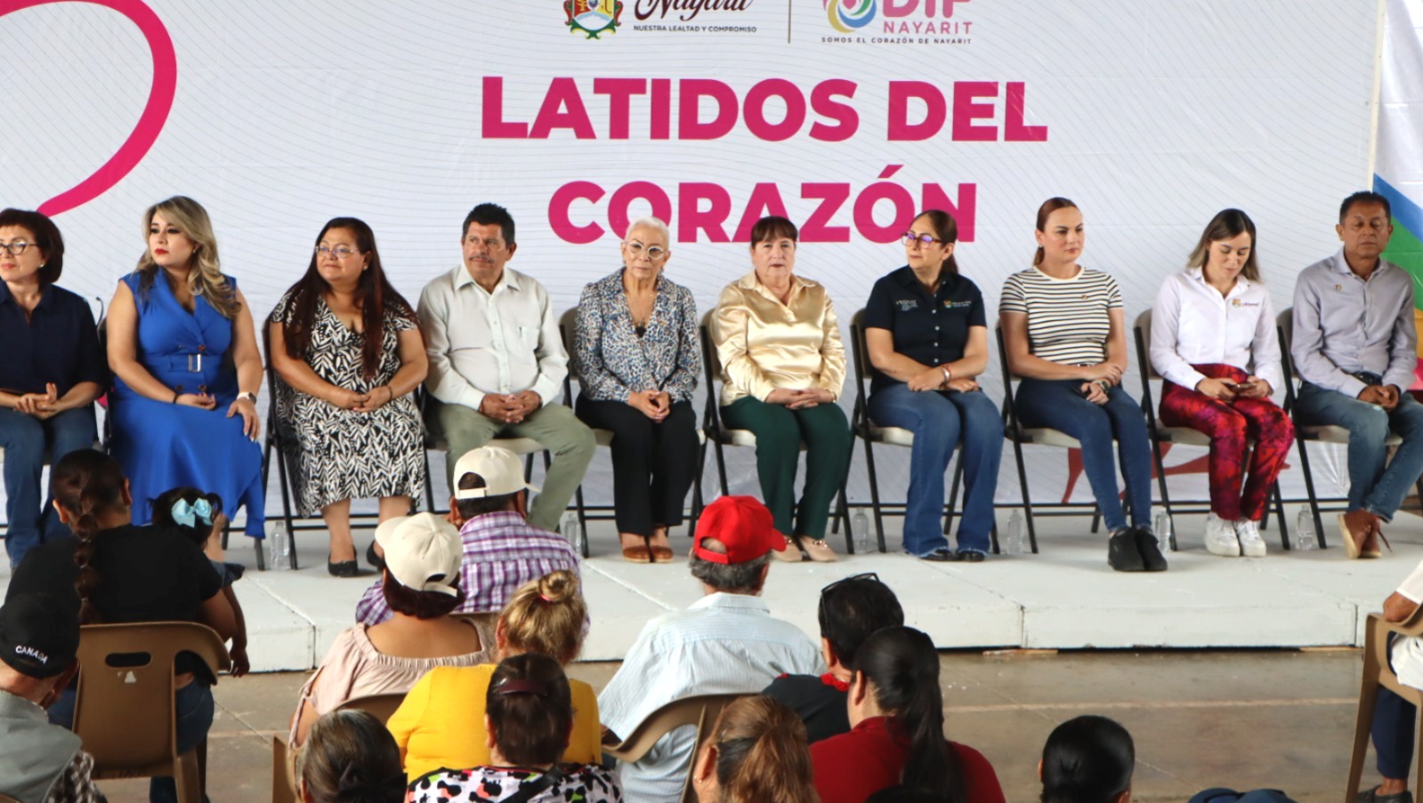 Como parte de la gira Latidos del Corazón, la Dra. Beatriz Estrada Martínez y el Sistema DIF Nayarit ofrecieron más de 4 mil apoyos y servicios gratuitos a familias del municipio.