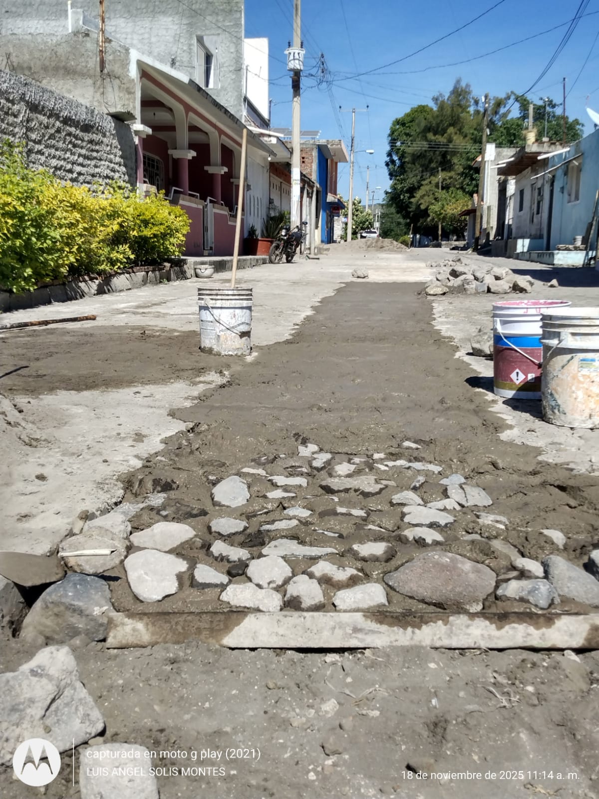 Mejoran vialidades en Ahuacatlán con la rehabilitación de empedrado en la comunidad de Uzeta