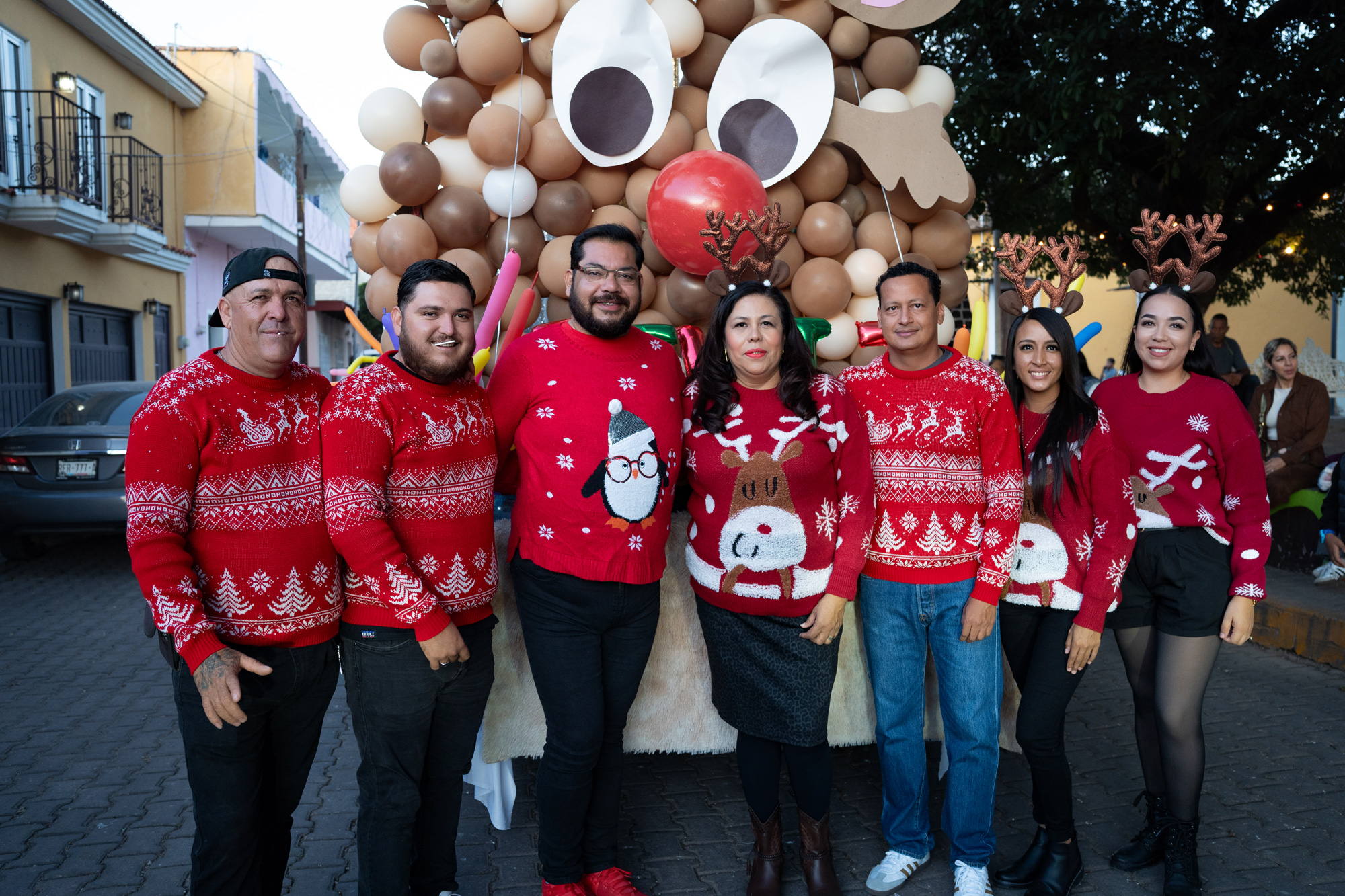 Desfile navideño en San Pedro Lagunillas une a la comunidad en una noche llena de magia