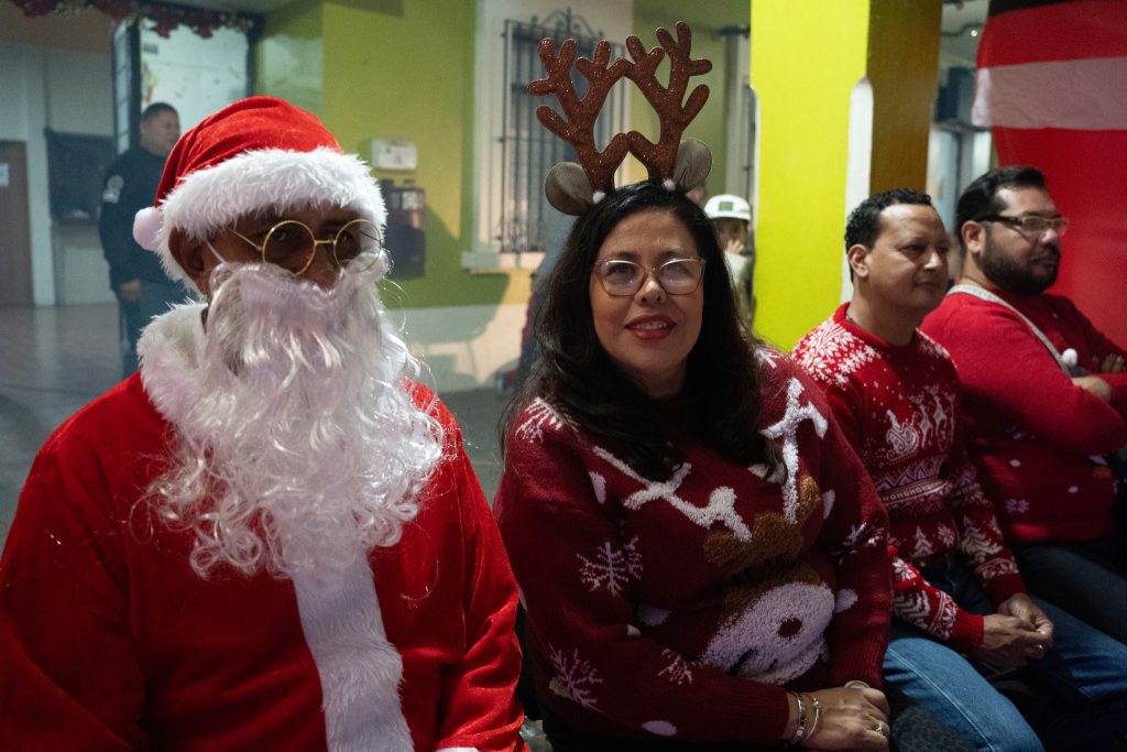 Desfile navideño en San Pedro Lagunillas une a la comunidad en una noche llena de magia