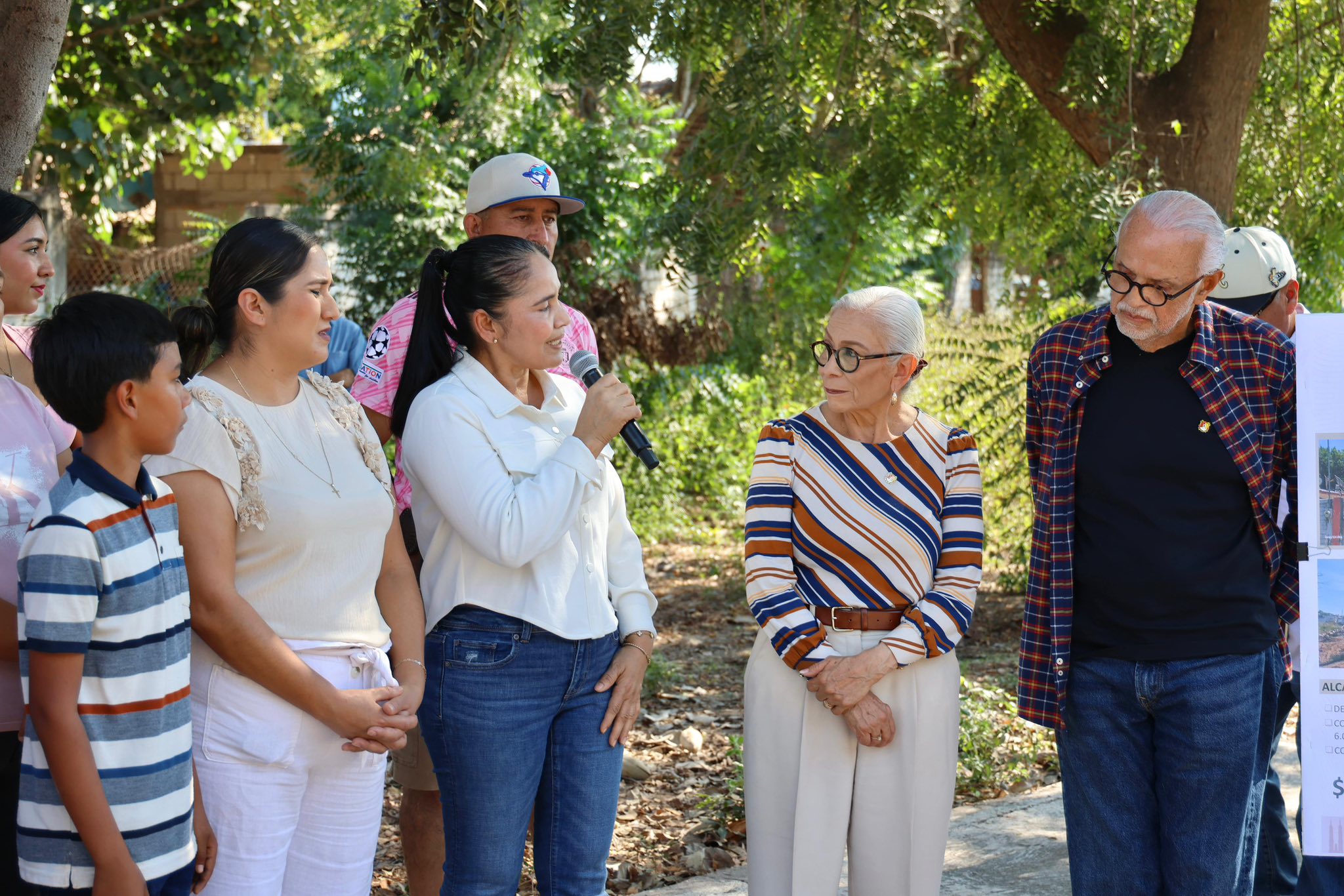 Gobernador Miguel Ángel Navarro Quintero realiza gira de trabajo en el municipio de Tecuala