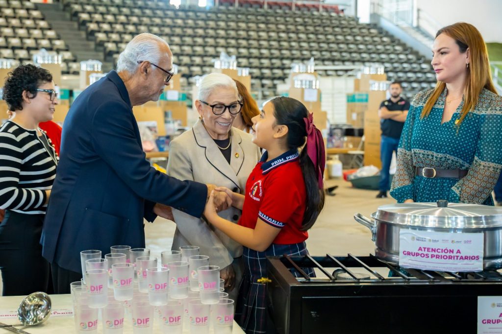 Miguel Ángel Navarro y Beatriz Estrada fortalecen la educación y la nutrición escolar en Nayarit