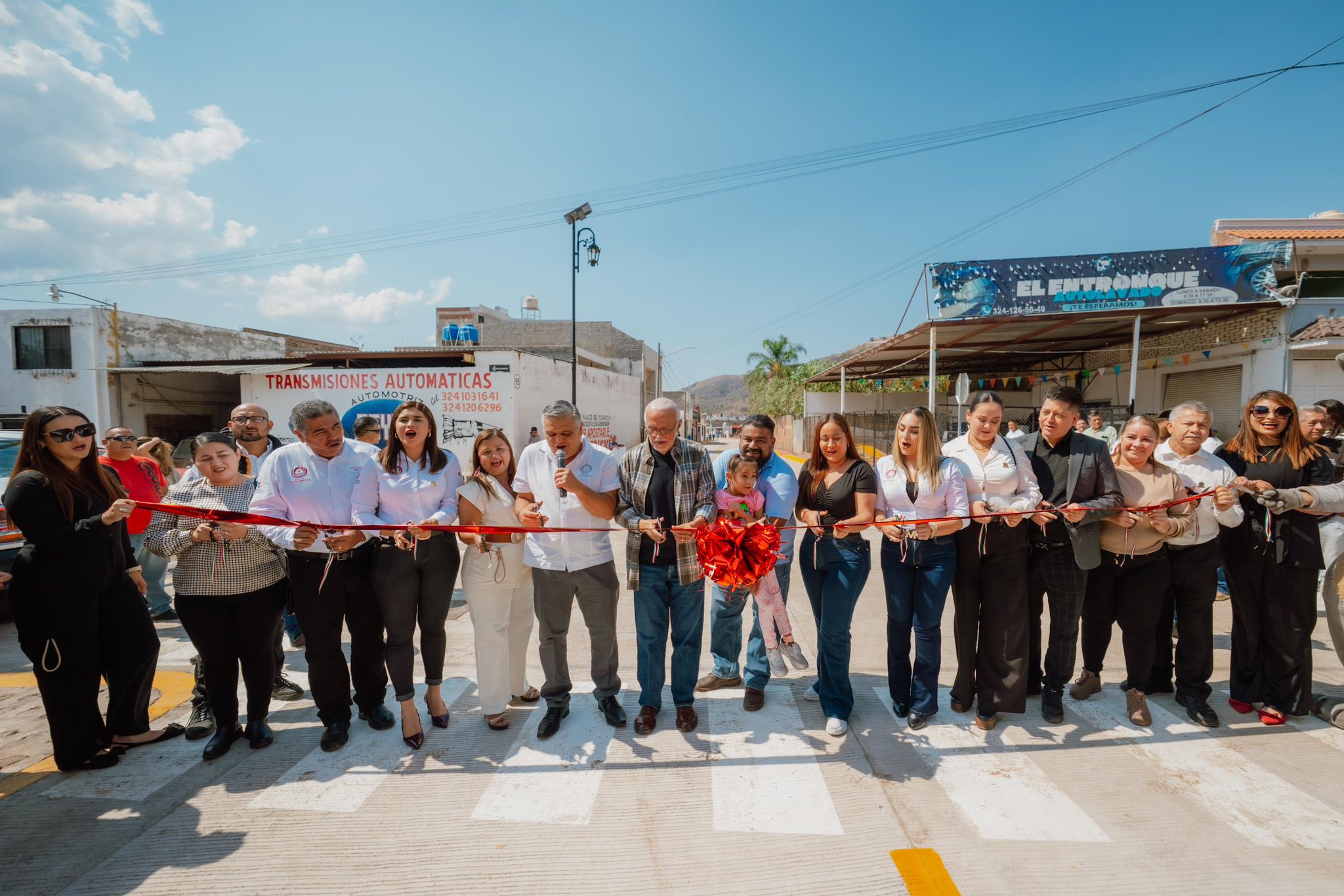 Miguel Ángel Navarro impulsa el desarrollo y bienestar en Ixtlán del Río