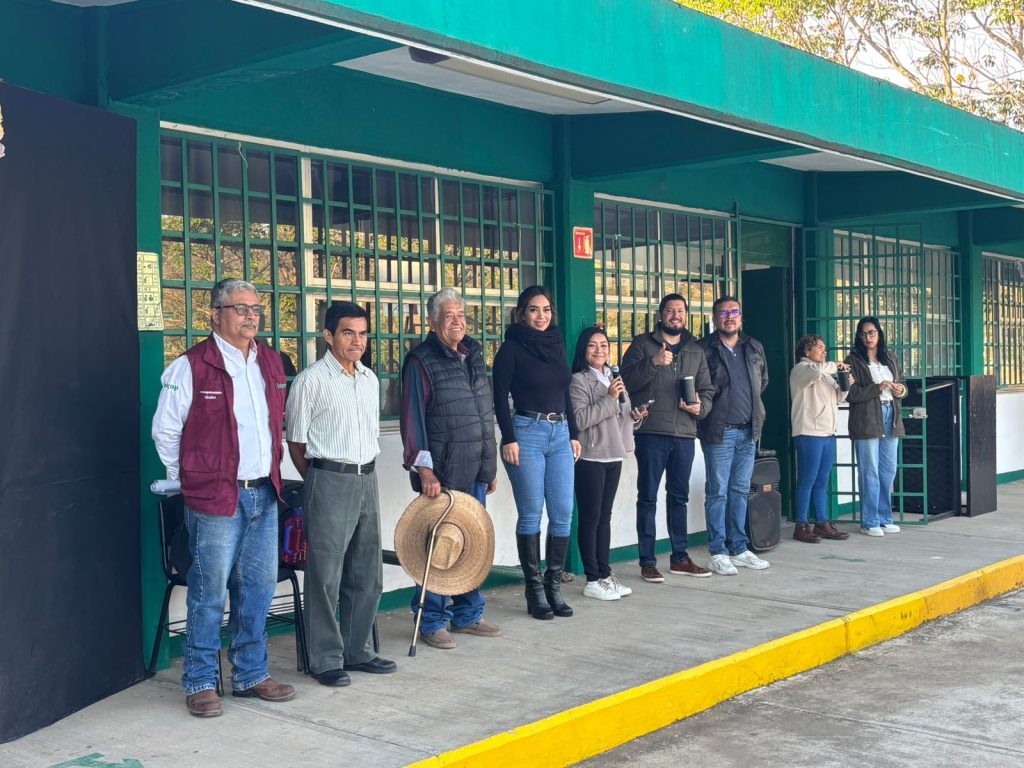 Gobierno municipal impulsa proyecto Huerto en tu Escuela en el CBTa 245 de Santa Isabel