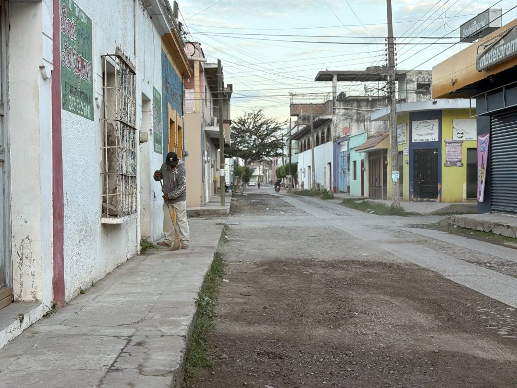 Gobierno Municipal de Tuxpan refuerza labores de limpieza en calles y espacios públicos