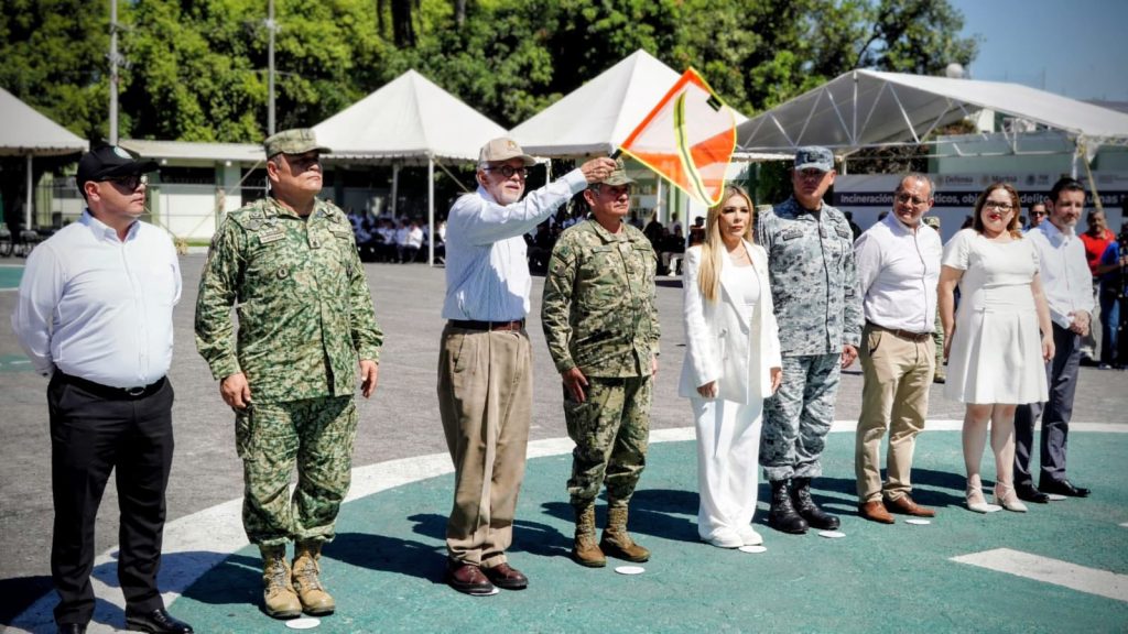 Gobernador encabeza destrucción de máquinas tragamonedas y narcóticos en Tepic