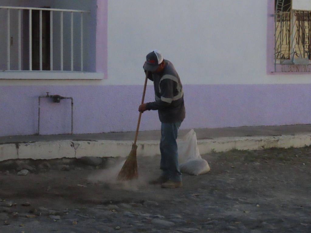 Miércoles de Limpieza fortalece entornos en el barrio La Natividad de Jala