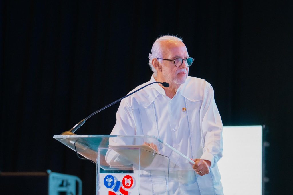 Gobernador Miguel Ángel Navarro participa en Convención de la Industria Cárnica 2026 en Bahía de Banderas