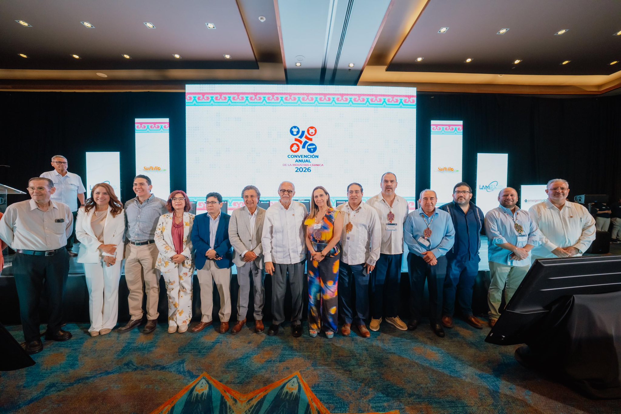 Gobernador Miguel Ángel Navarro participa en Convención de la Industria Cárnica 2026 en Bahía de Banderas