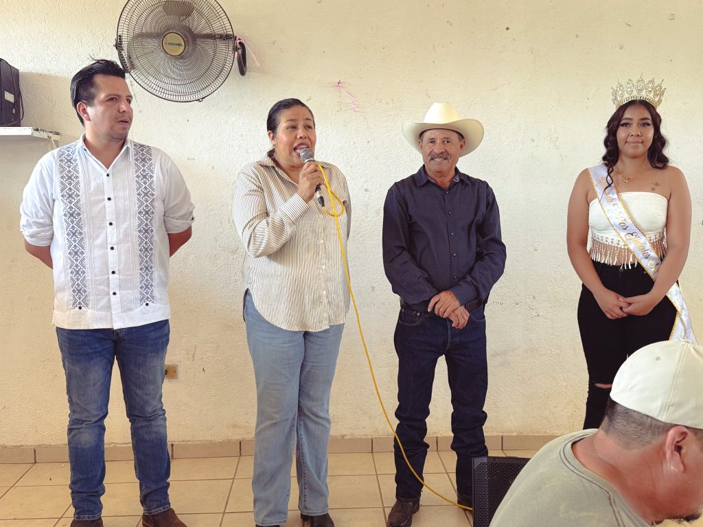 La presidenta Xóchitl Velazco acompaña las fiestas ejidales de Milpillas Bajas en San Pedro Lagunillas