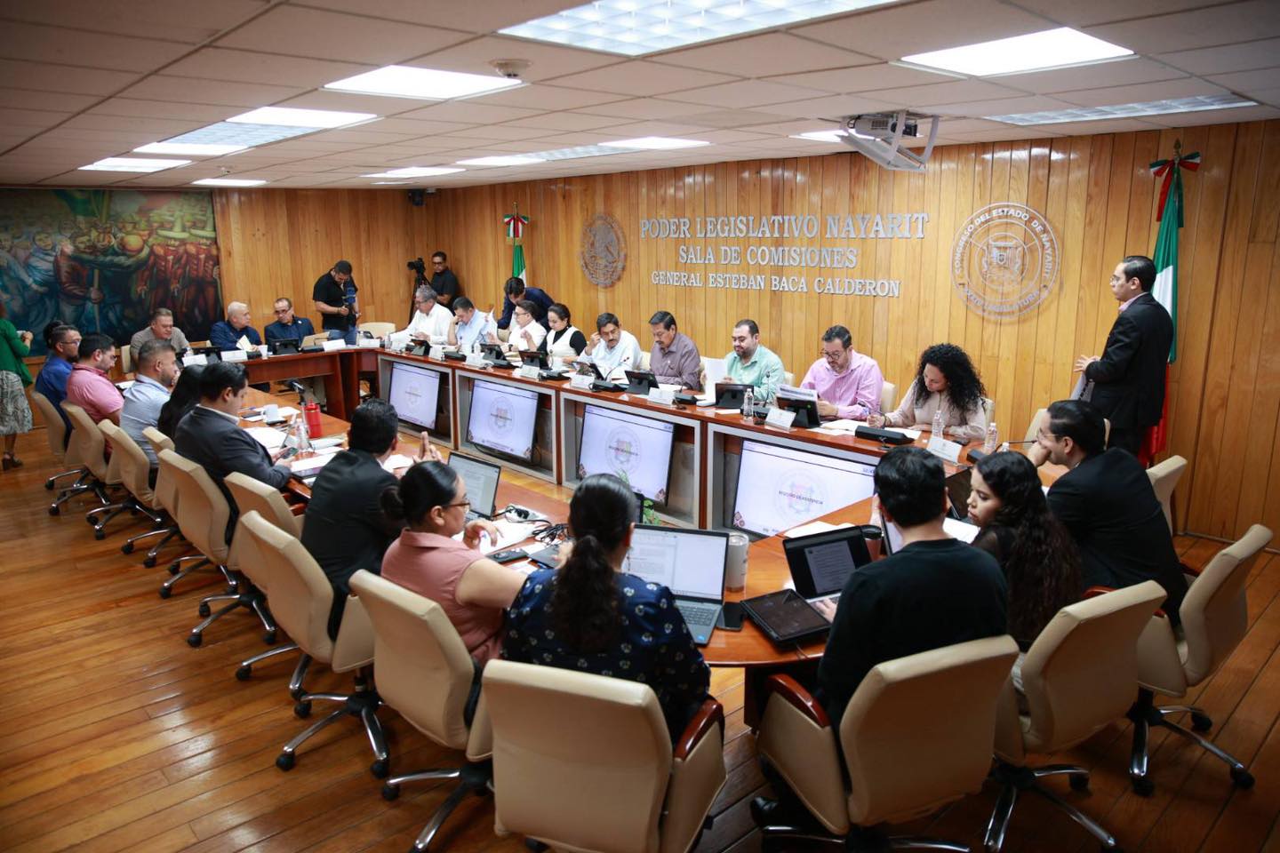 Comisiones legislativas aprueban proyecto para donar inmueble a Universidad Nacional Rosario Castellanos