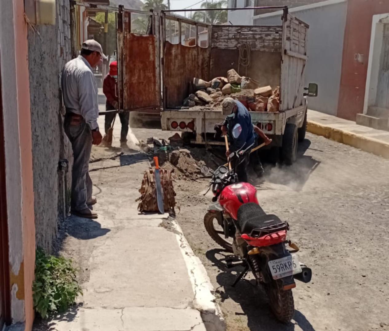 Servicios Públicos de Jala mantienen labores permanentes de limpieza y mantenimiento en el municipio