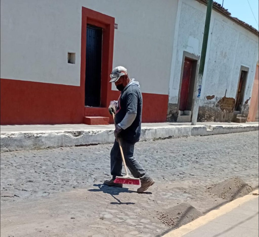 Servicios Públicos de Jala mantienen labores permanentes de limpieza y mantenimiento en el municipio