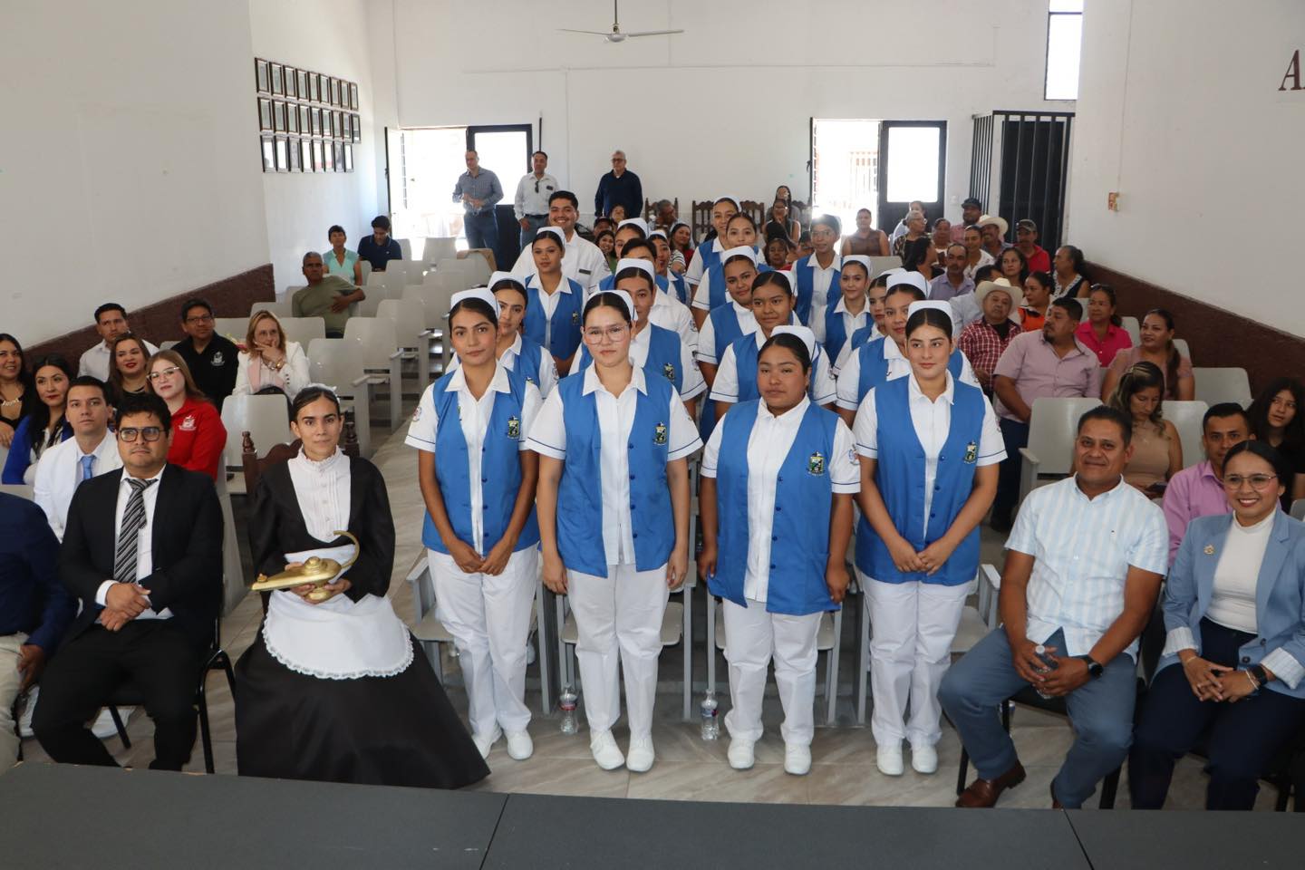 Ceremonia de imposición de cofia fortalece la formación de estudiantes de enfermería en Ahuacatlán