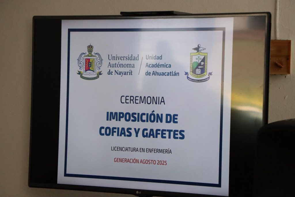Ceremonia de imposición de cofia fortalece la formación de estudiantes de enfermería en Ahuacatlán