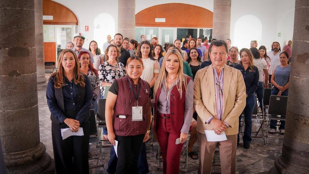 Gobierno de Nayarit acerca servicios fiscales y administrativos con Oficinas Móviles del SAT