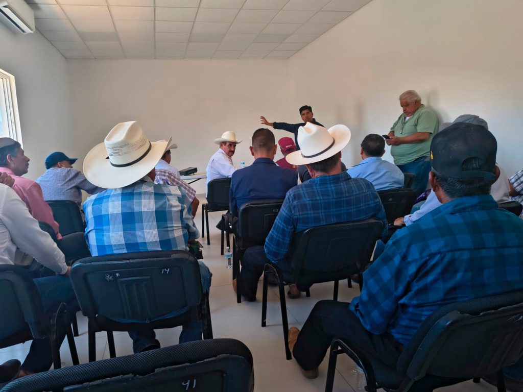 Gobierno de Ahuacatlán participa en reunión regional para fortalecer apoyos al campo