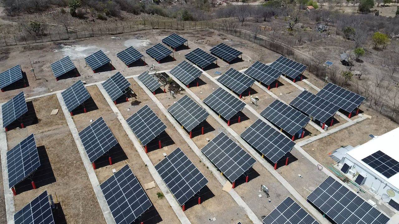 Impulsa Miguel Ángel Navarro granja solar en Del Nayar para llevar energía continua a familias serranas