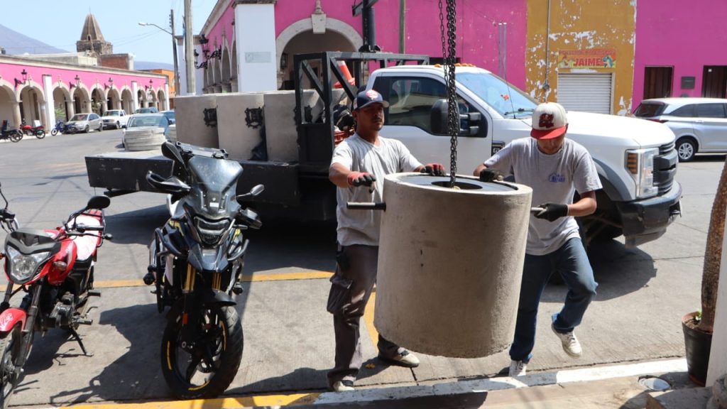 Recibe Ahuacatlán primera entrega de contenedores para fortalecer limpieza y espacios públicos