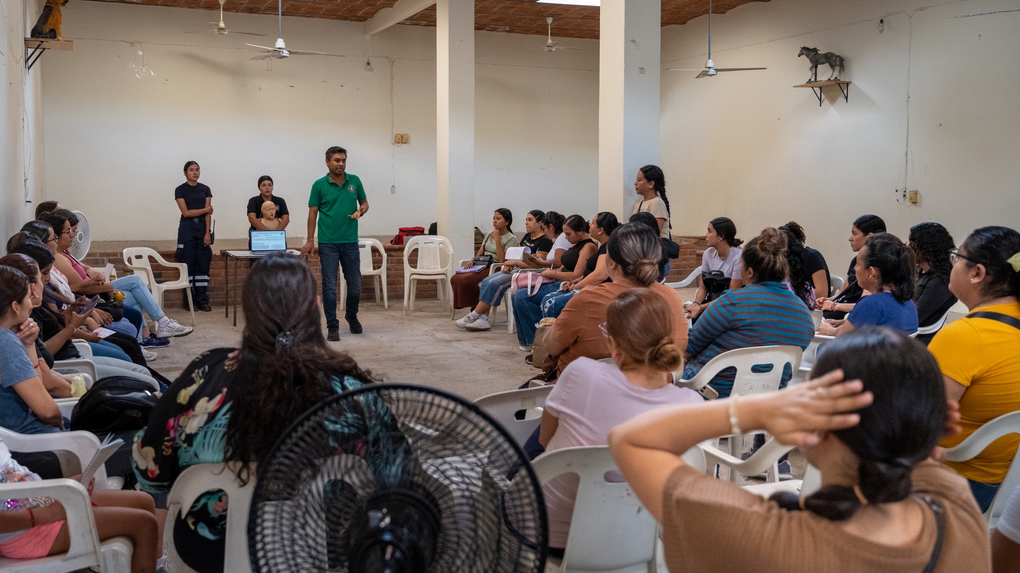 Se realiza Taller de Primeros Auxilios para Mujeres en Amatlán de Cañas con amplia participación ciudadana
