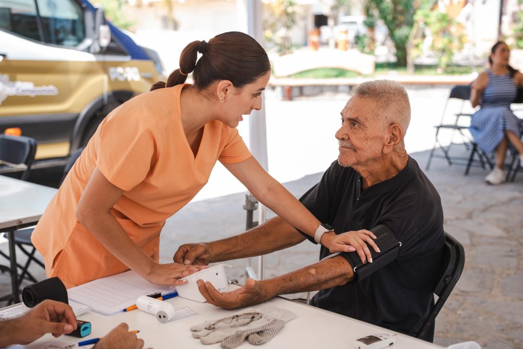 La Gira de la Salud En Grande llega a El Monteón con atención médica gratuita para fortalecer la prevención y el bienestar comunitario