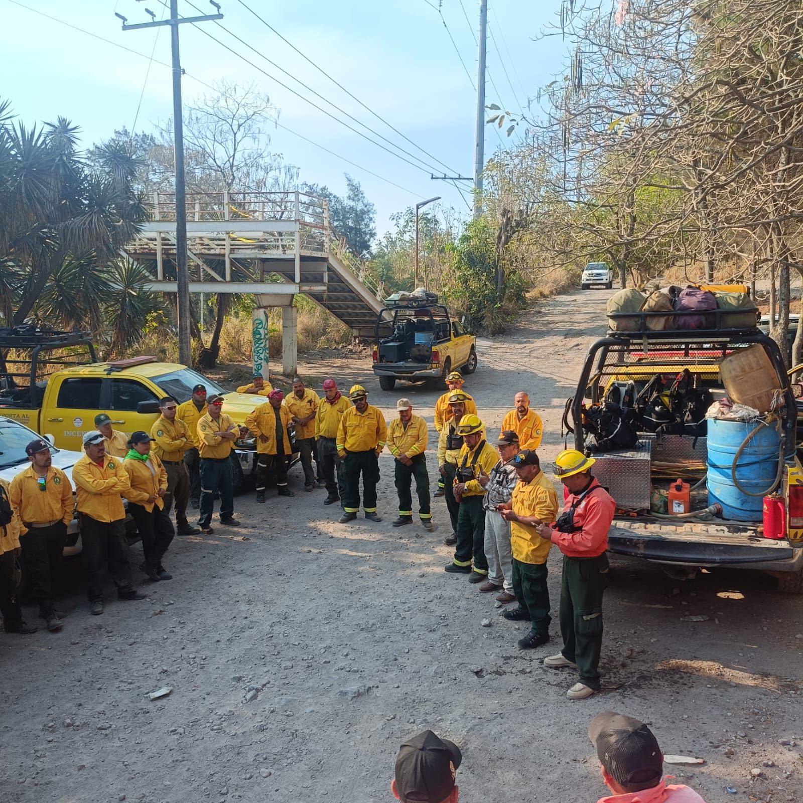 Gobierno de Nayarit mantiene operativo para liquidar incendio forestal “El Tecolote” en el cerro San Juan