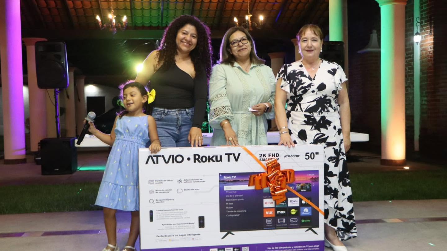 Ahuacatlán reconoce la labor docente con celebración especial para maestras y maestros