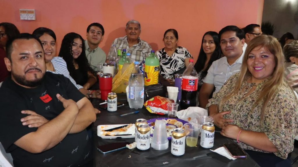 Ahuacatlán reconoce la labor docente con celebración especial para maestras y maestros