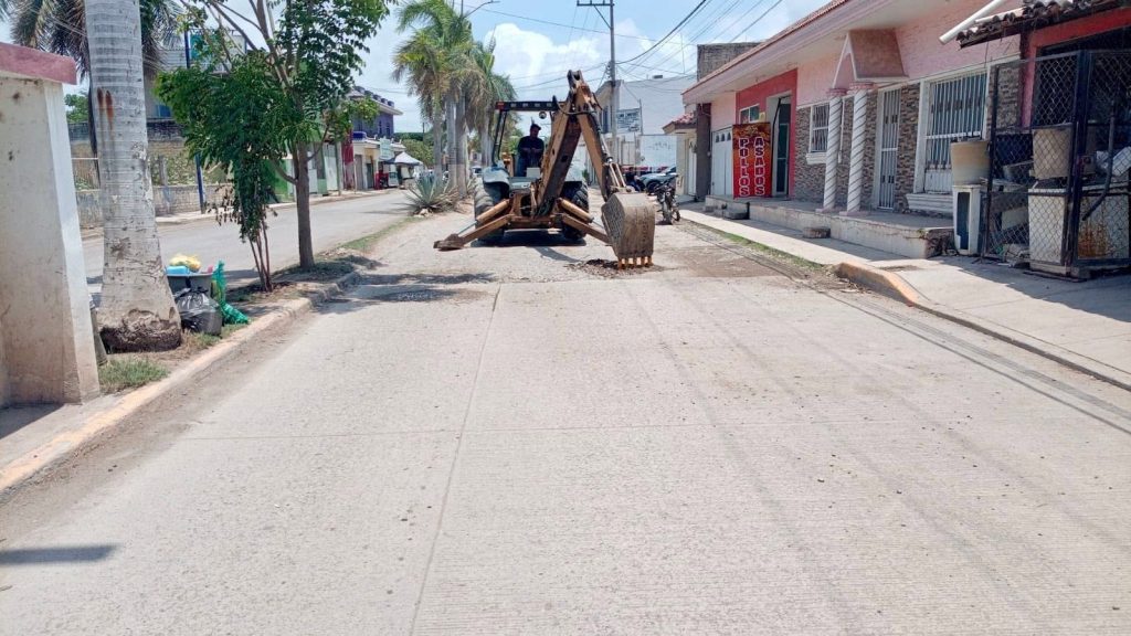 Rehabilitación vial Tecuala fortalece la movilidad en el boulevard Tecuala-El Filo