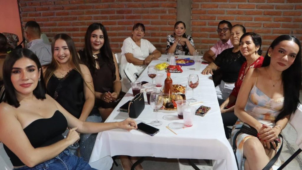 Ahuacatlán reconoce la labor docente con celebración especial para maestras y maestros