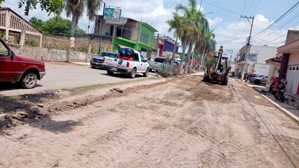 Rehabilitación vial Tecuala fortalece la movilidad en el boulevard Tecuala-El Filo