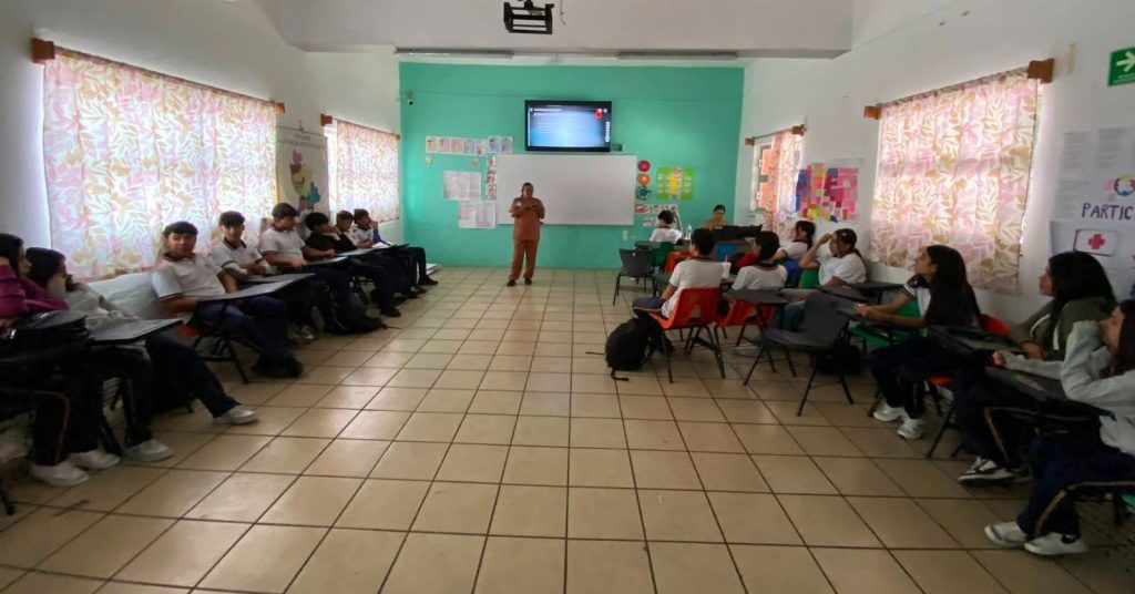 Prevención y salud fortalecen el bienestar estudiantil en Ahuacatlán