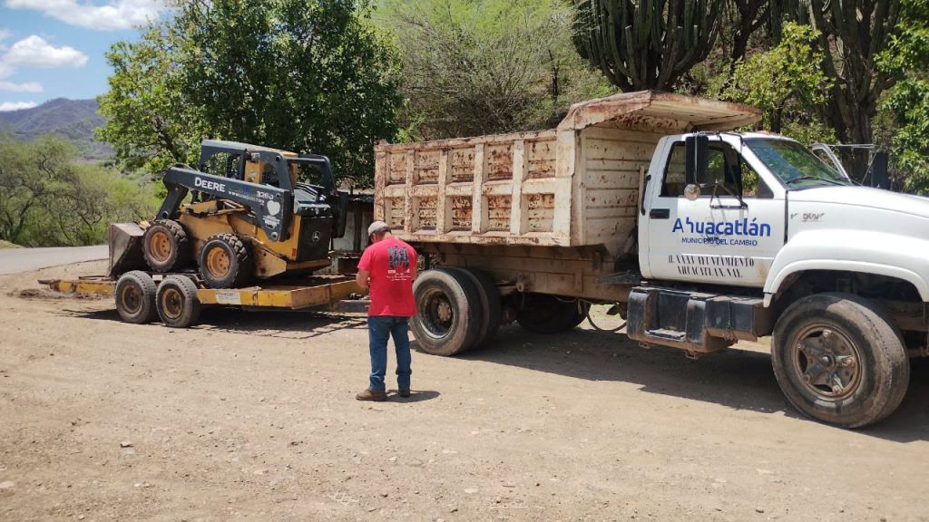Limpieza de camino Uzeta fortalece la seguridad vial durante la temporada de lluvias