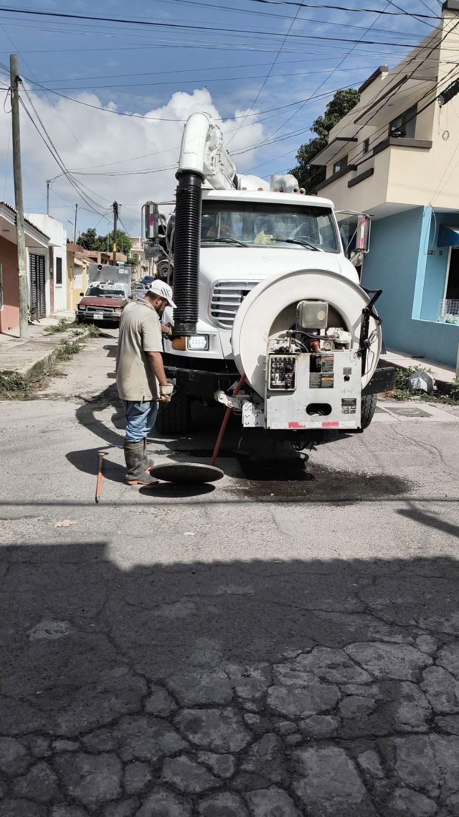 Desazolve Tepic fortalece el mantenimiento preventivo de la red sanitaria