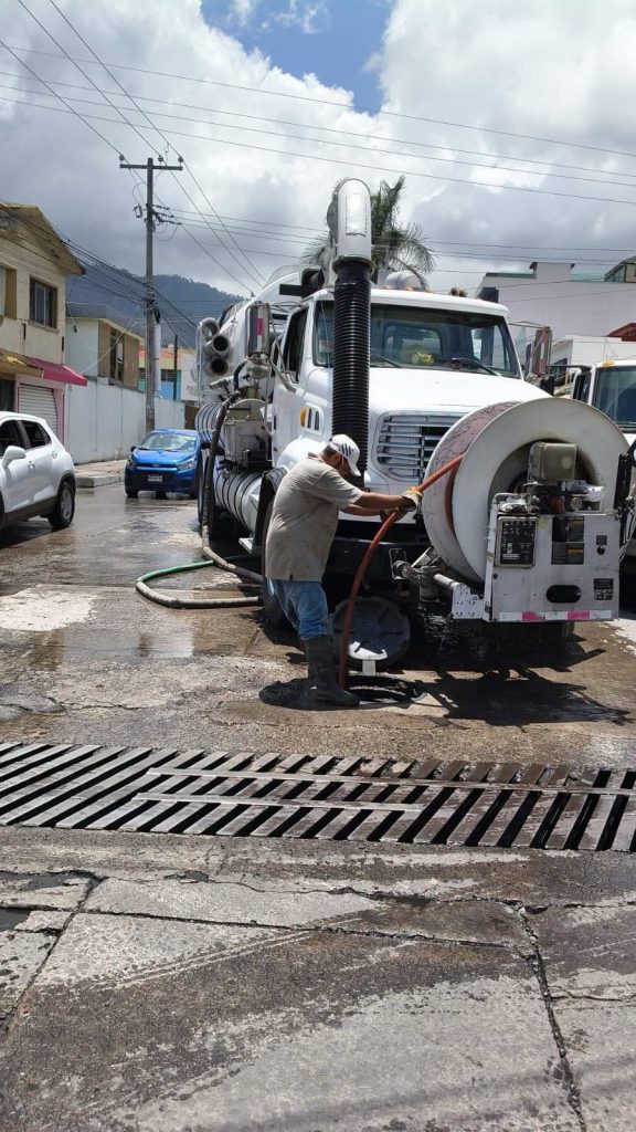 Desazolve Tepic fortalece el mantenimiento preventivo de la red sanitaria