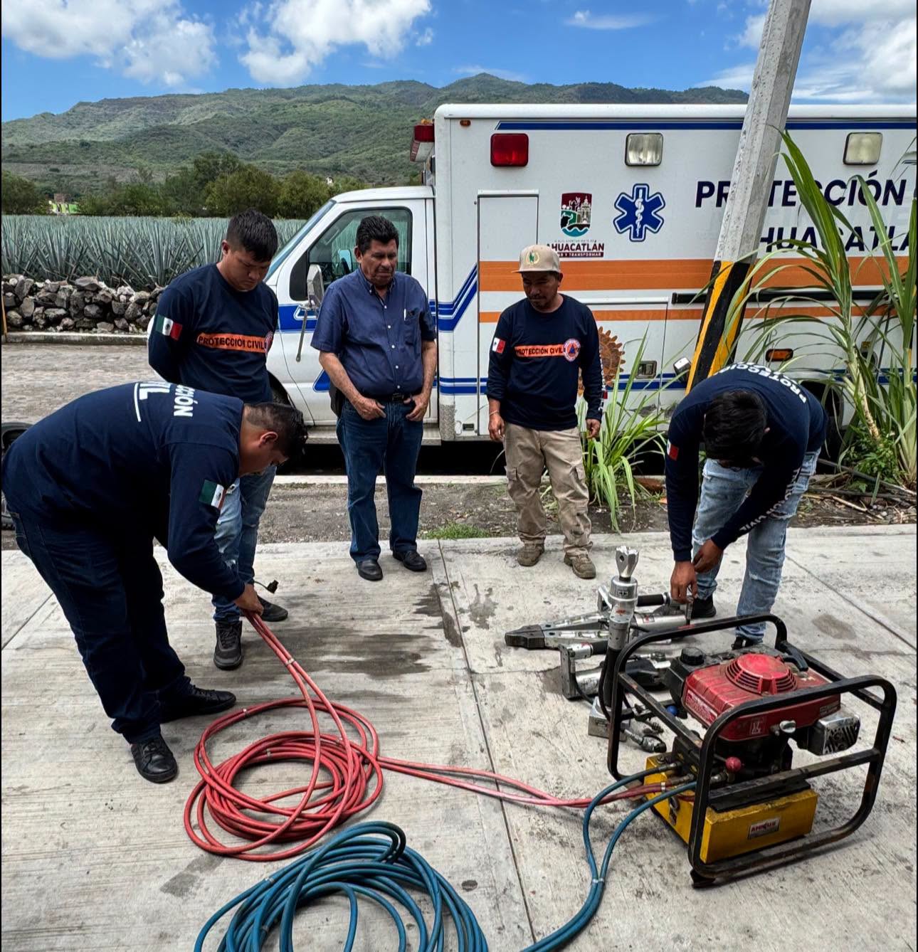 Ahuacatlán fortalece a Protección Civil con equipo especializado para mejorar la atención de emergencias