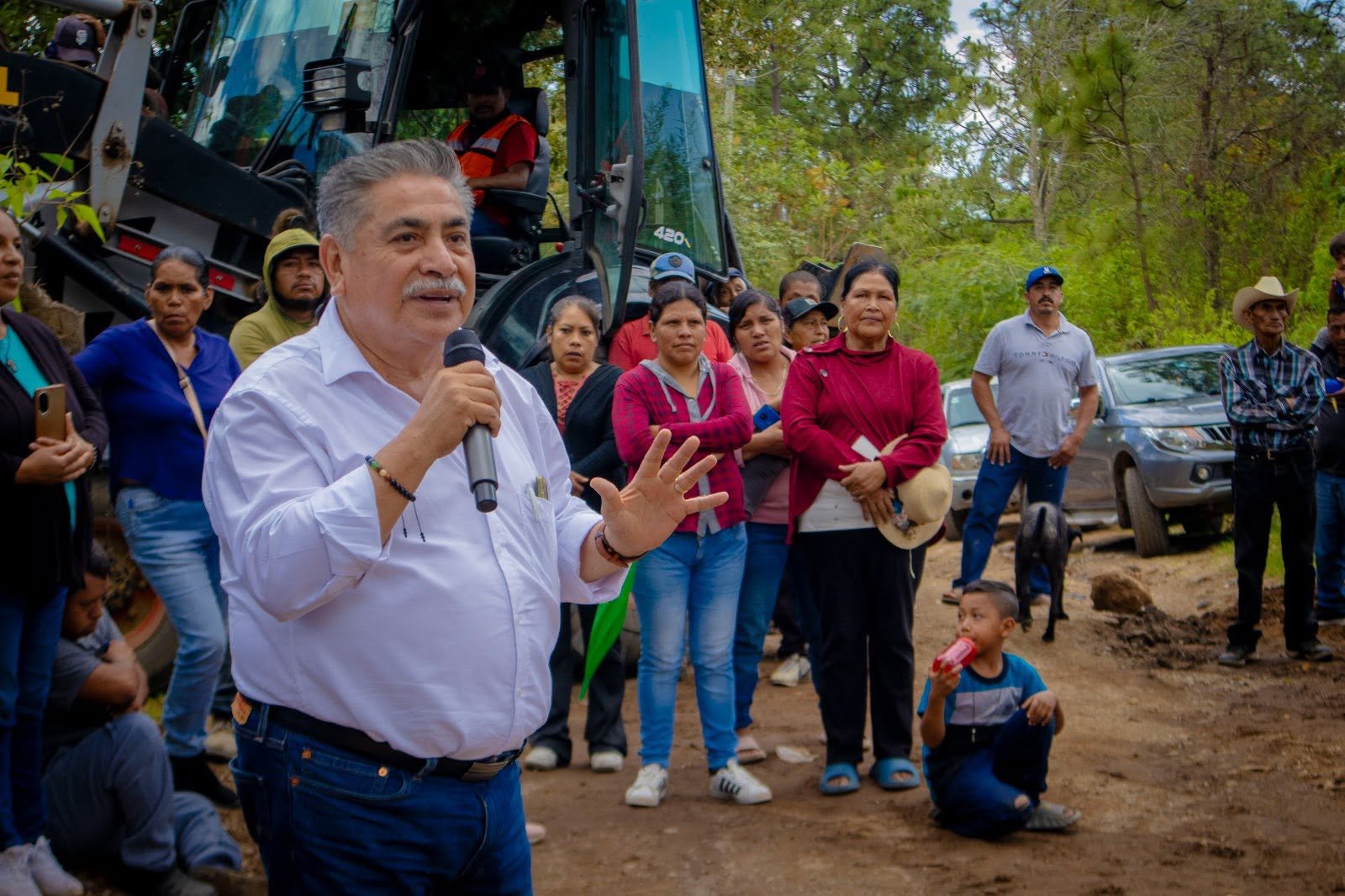 Empedrado en camino Rosa Blanca–Jalpa Grande fortalece la conectividad en Jala
